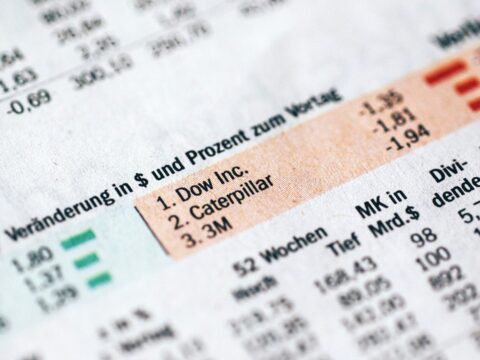 Stocks and Dollar Steady as Traders Eye Key Payrolls Benchmark Revision