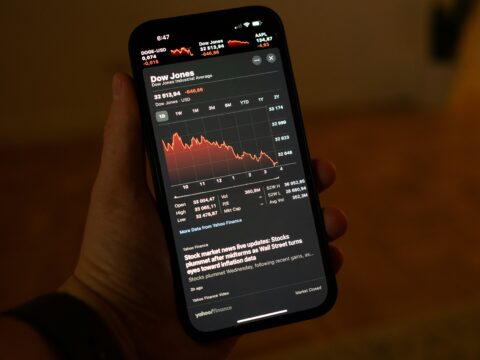 Why JPMorgan is Warning that the Expected Fed Rate Cut Could Sink Stocks