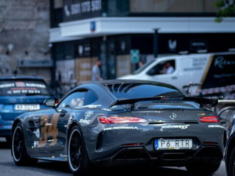 China's Exports to the U.S. Plunge 33%: The Impact of Looming Tariffs