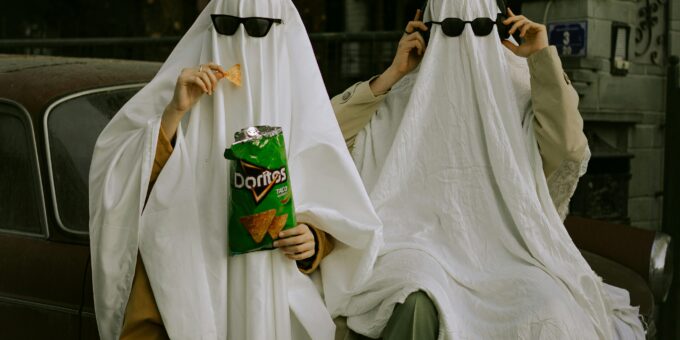 Howard Stern's Hilarious Prank: Andy Cohen Takes Over SiriusXM Slot